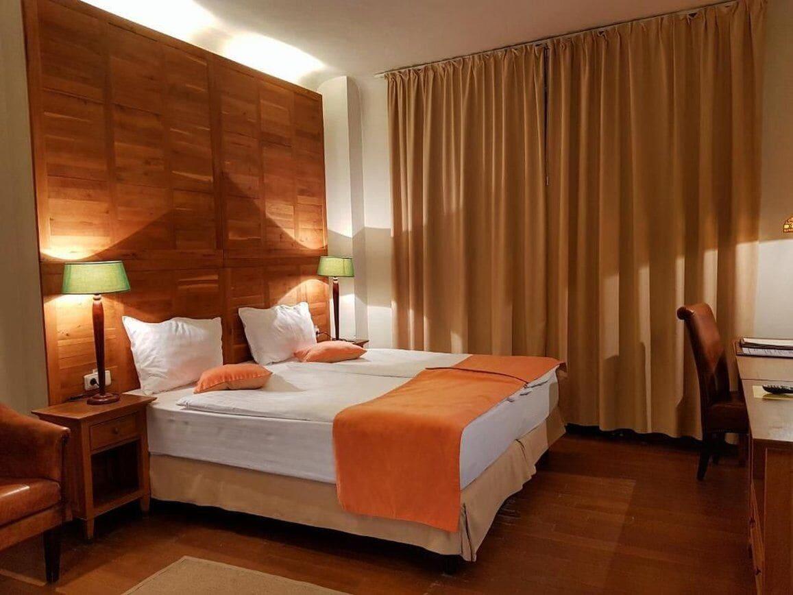 Rembrandt Old Town Hotel